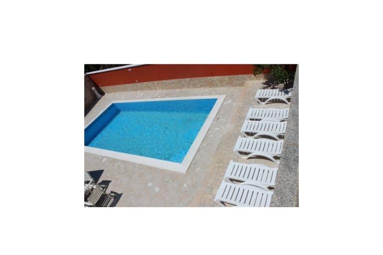 дом with swimming pool – фото 15