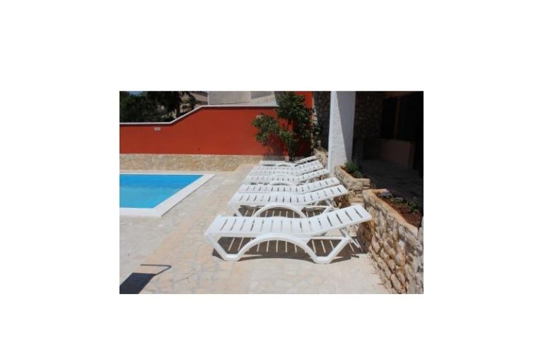 дом with swimming pool – фото 2