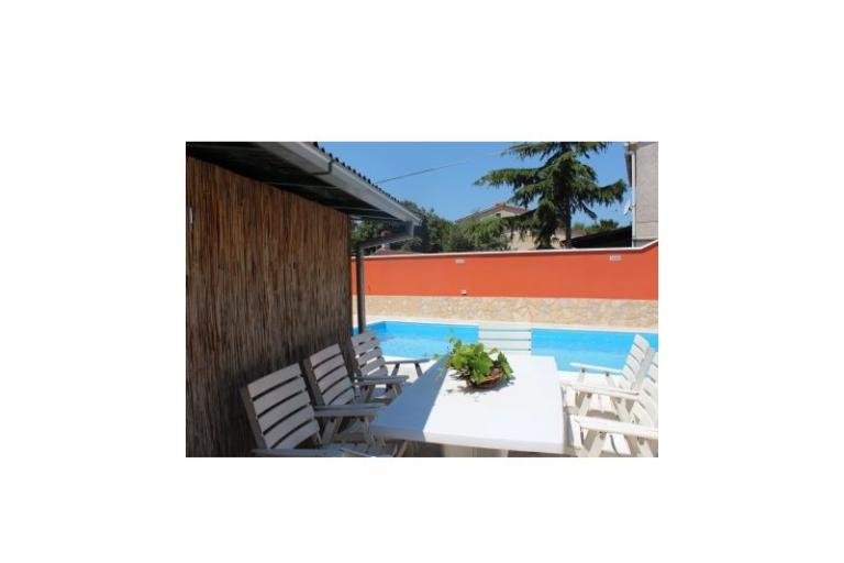 дом with swimming pool – фото 8