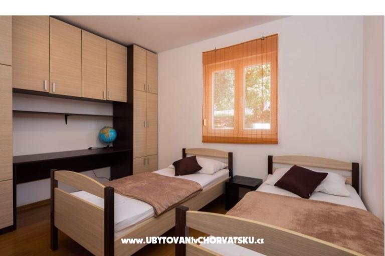 LAURA, 110 m2 pool, 100 m to beach – фото 10