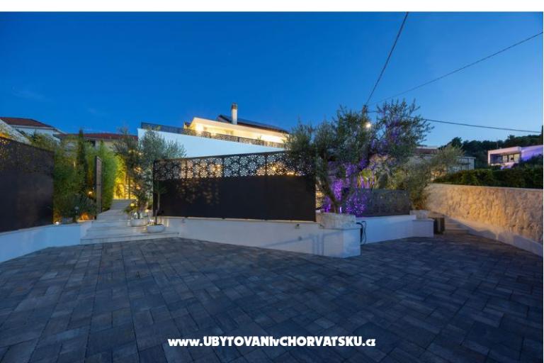 The Three Flowers Pool дом – фото 71