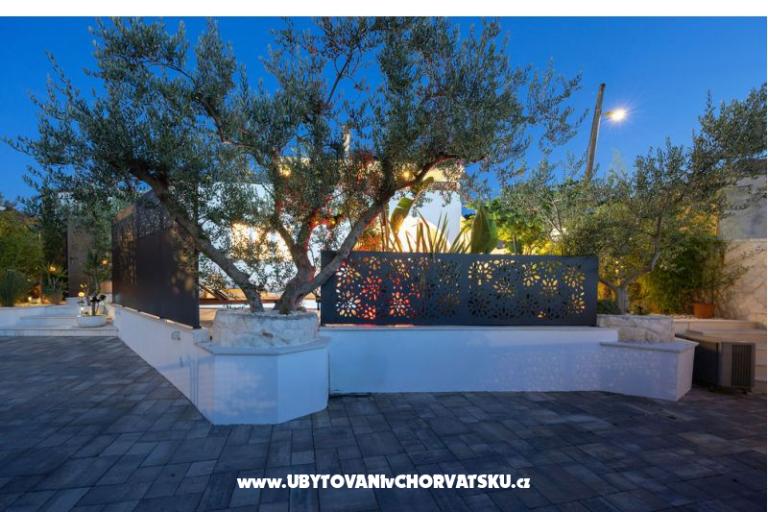 The Three Flowers Pool дом – фото 72