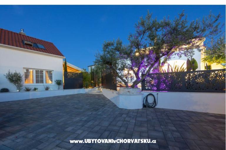 The Three Flowers Pool дом – фото 74