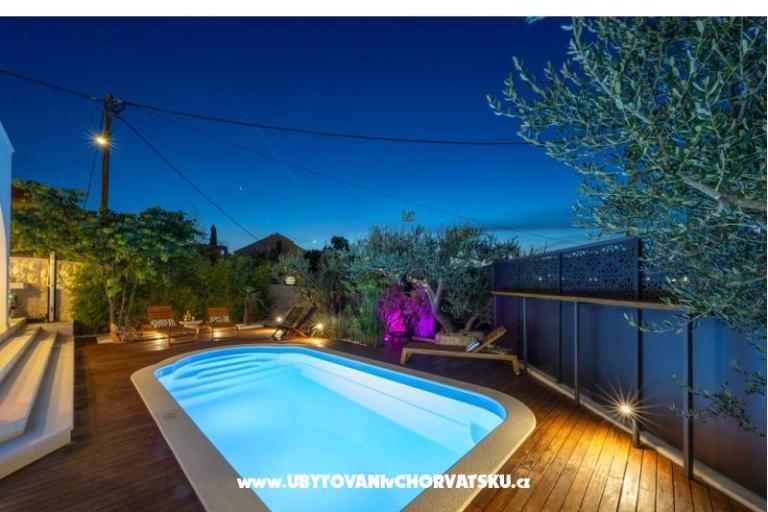 The Three Flowers Pool дом – фото 78
