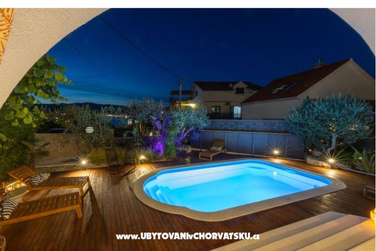 The Three Flowers Pool дом – фото 80
