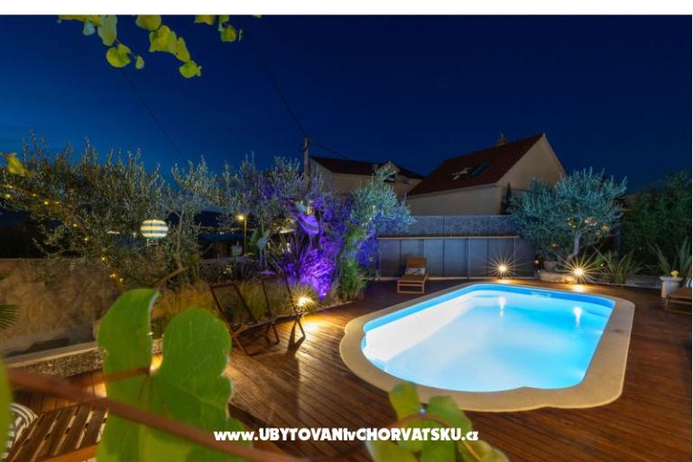 The Three Flowers Pool дом – фото 82