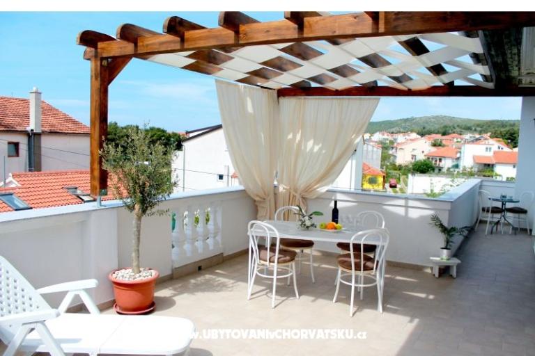 апартаменты Juricev 100m to the beach – фото 10