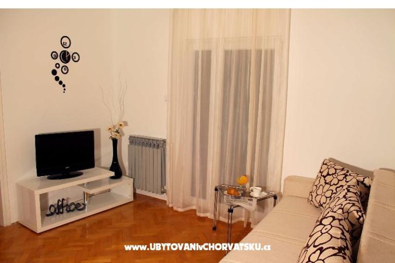 апартаменты Juricev 100m to the beach – фото 13