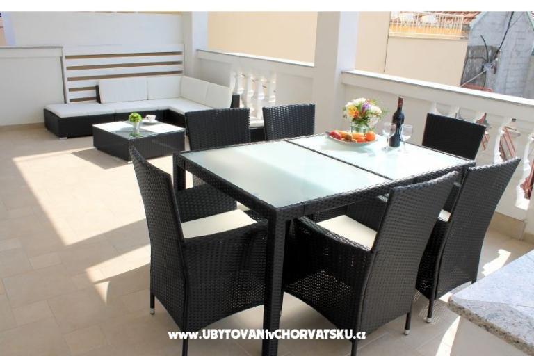 апартаменты Juricev 100m to the beach – фото 16