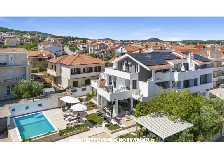 Vila s bazenom i jacuzzijima – фото 3