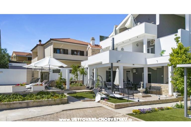 Vila s bazenom i jacuzzijima – фото 9